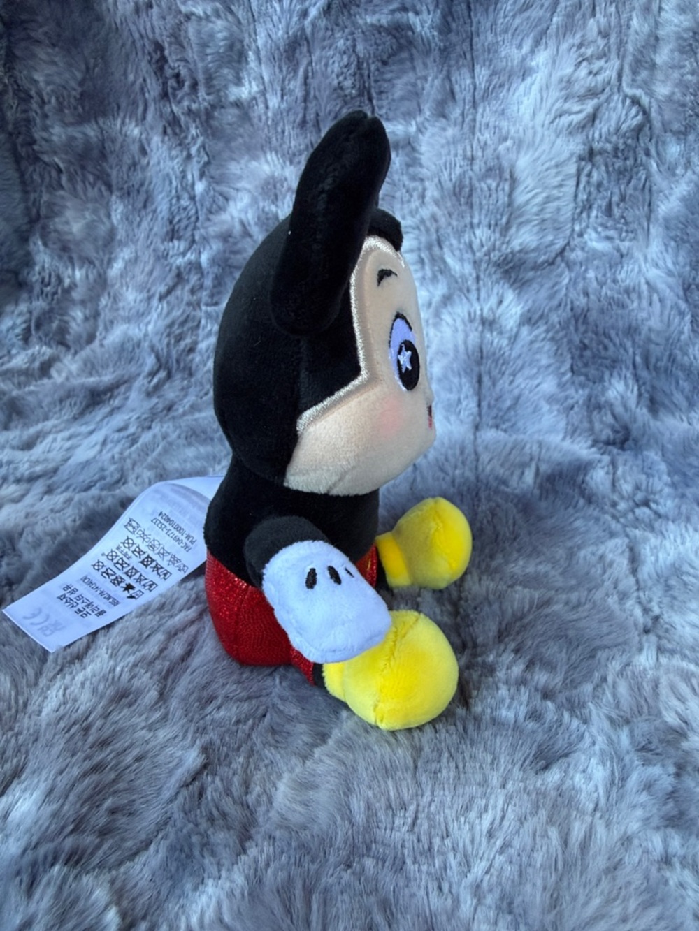 Disney Wishables Shimmer Mickey Mouse Plush - Picture 4 of 8